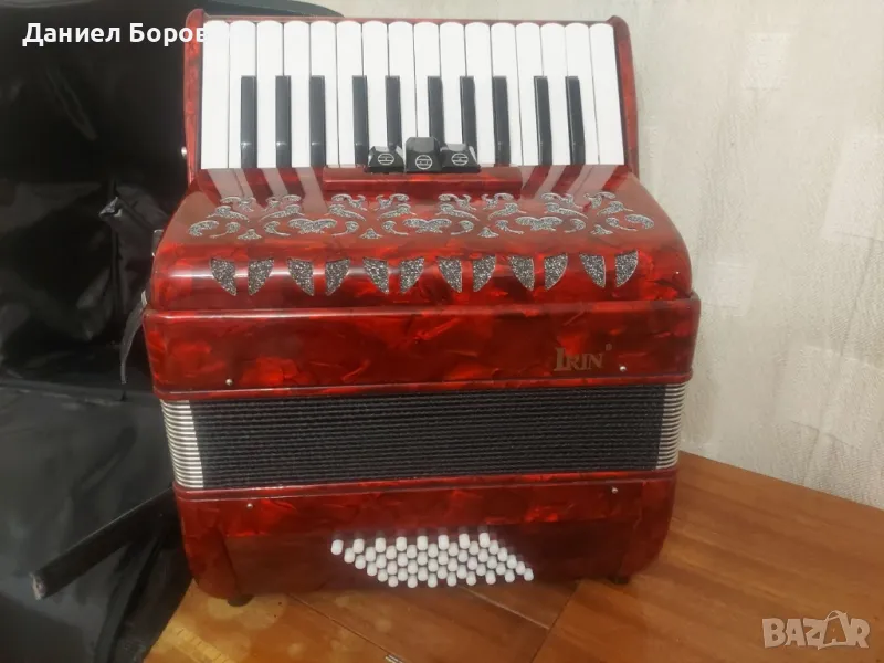 Акордеон Irin / Ирин с 48 баси като нов, снимка 1