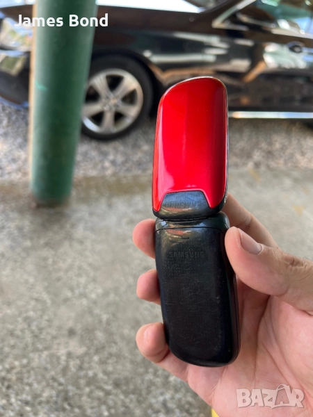 Samsung с капаче ЧЕРВЕН , снимка 1