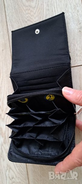 НОВО Дамско портмоне с отделения за всеки вид монета, снимка 1
