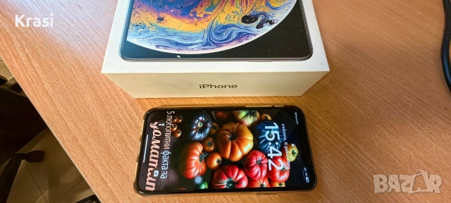 Смартфон iPhone XS.