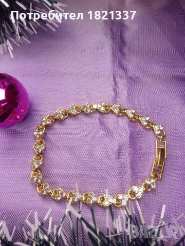 Дамски часовник с гривна , снимка 6 - Бижутерийни комплекти - 53132897