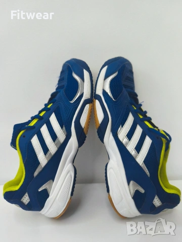 Волейболни обувки Adidas , снимка 2 - Маратонки - 53143899