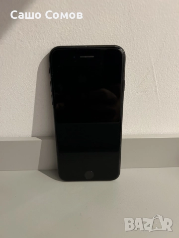 Продава се iPhone SE