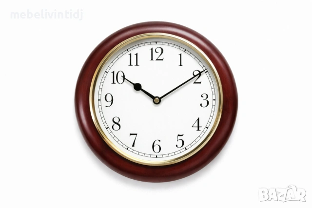 Стенен часовник с дървена рамка