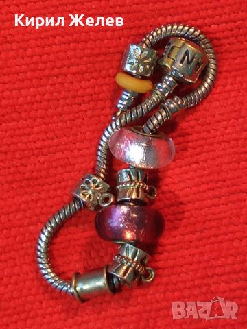 КРАСИВА МОДНА БРОНЗОВА АРТ ГРИВНА с ПОСРЕБРЯВАНЕ КРИСТАЛИ и НАДПИС PANDORA 38672, снимка 14 - Гривни - 41682268