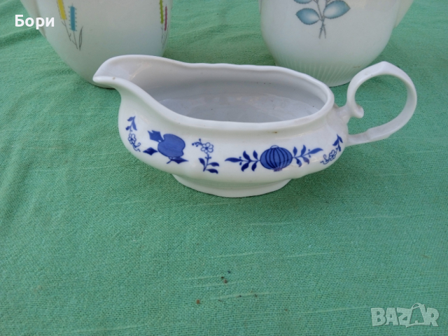 Стари порцеланови чайници и сосиера, снимка 2 - Аксесоари за кухня - 36242551