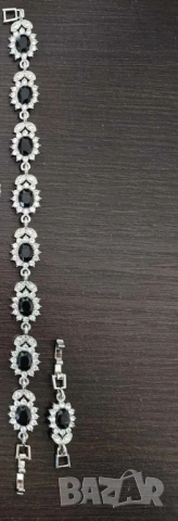 Стилна дамска гривна 