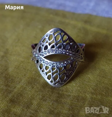 Сребърен пръстен с циркониеви камъчета