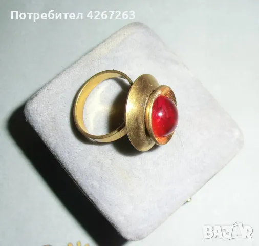 Стар дамски пръстен с червен стъклен кабошон, снимка 4 - Пръстени - 49249103