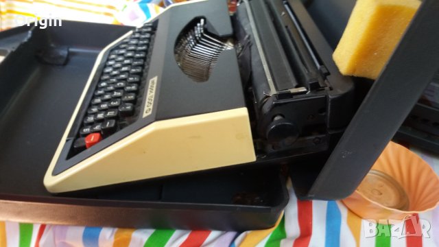 Пишеща машина Хеброс 1300Ф, снимка 2 - Антикварни и старинни предмети - 38031247