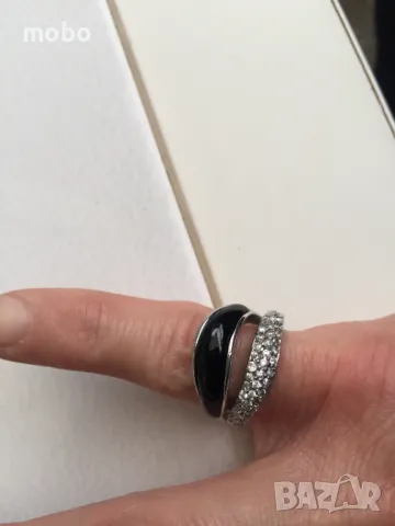 Красив  сребърен пръстен  с цирконий  и черен камък , общо тегло 7.05г  