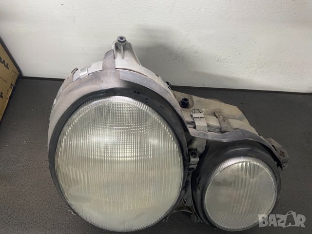 Десен фар мерцедес е класа w210 H7 халогенна светлина, снимка 1