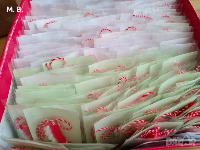 Ръчно изработени мартеници традиционни - 600 бр. - уникални модели, снимка 2 - Декорация за дома - 53197920