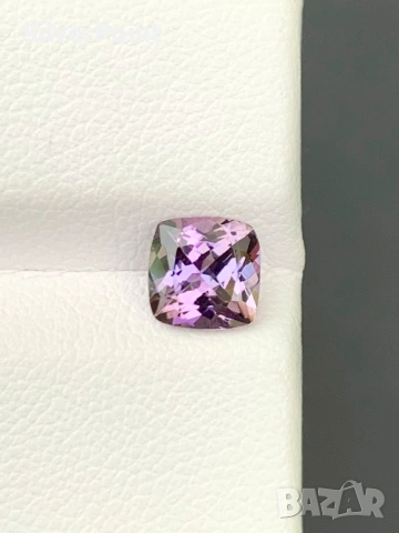 Танзанит с швейцарски сертификат 