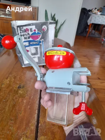 Стара кафемелачка,мелничка,мелница за кафе #12, снимка 4 - Антикварни и старинни предмети - 47760521