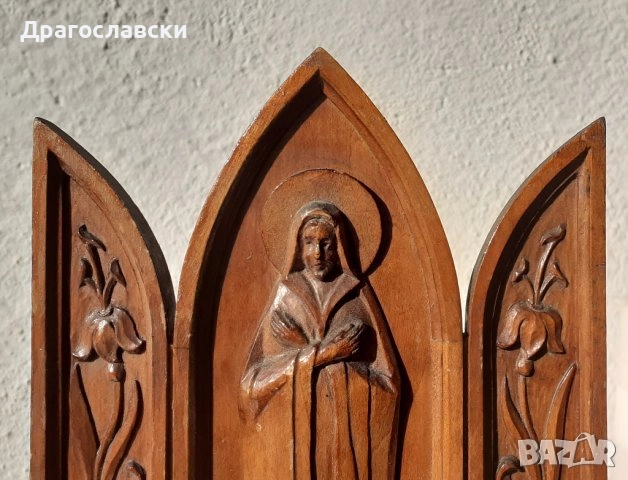 Икони: Св. Богородица Стара рисувана голяма икона  50х38 см, пано, дърворезба, релеф, снимка 15 - Икони - 42511893