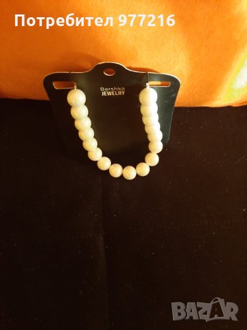 Чисто нови колиета на Zara и Bershka, снимка 2 - Колиета, медальони, синджири - 35765809