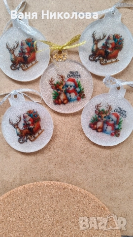 Коледни играчки от епоксидна смола , снимка 8 - Ръчно изработени сувенири - 52508676