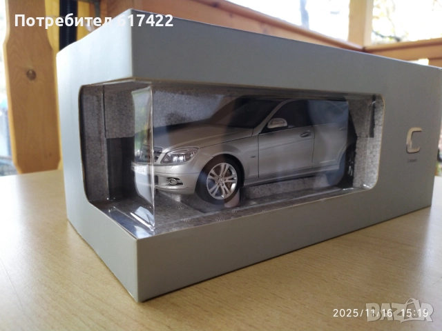 1:18 Autoart - Mercedes C-Class W204 Avantgarde, снимка 2 - Колекции - 52432712