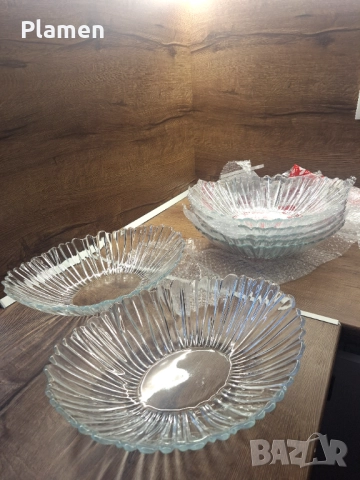 Големи стъклени чинии 8 броя