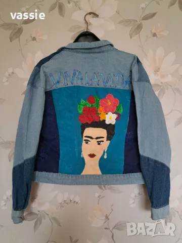 Ръчно рисувано дънково яке Frida Kahlo, снимка 2 - Якета - 47652403