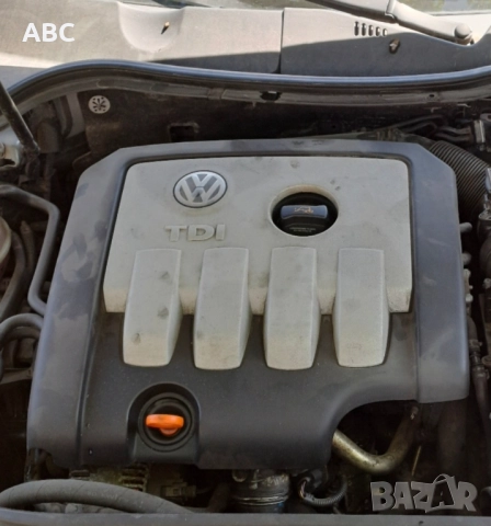 Декоративен капак за мотора от Vw Passat B6 