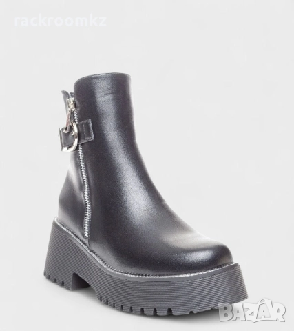 Дамски черни боти с топъл хастар и декоративна катарама W851023 Black, снимка 5 - Дамски боти - 52401646