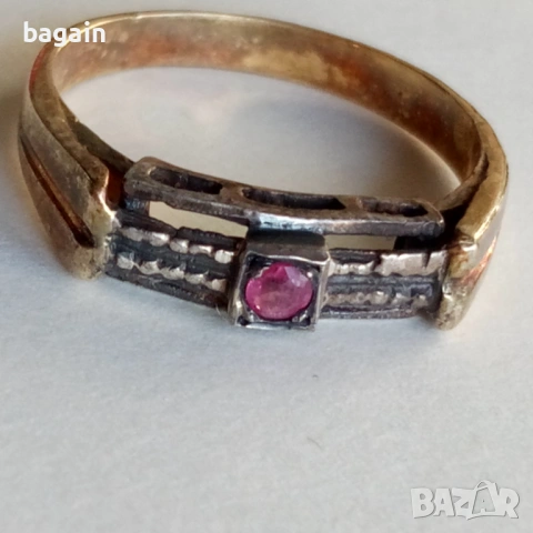 Сребърен пръстен с рубин и позлата.