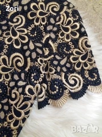 УНИКАЛНО КРАСИВА официална тъмносиня рокля със златиста дантела , снимка 4 - Рокли - 42097436