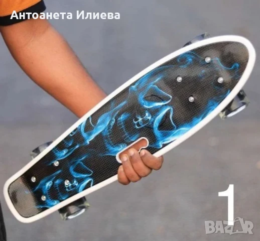 Емблема на градския стил: Скейтборд пениборд със светещи колела , снимка 1