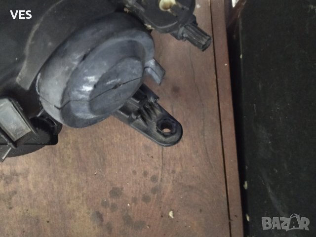 Десен фар Шкода Рапид, снимка 3 - Части - 42605421