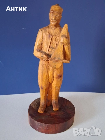 Стара Българска Дърворезба Гъдулар от Соца 