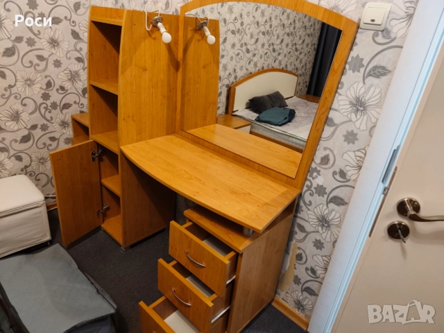 Трикрилен гардероб 150х200 см., цвят медна елша с крем, снимка 9 - Гардероби - 52857763