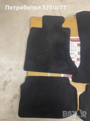 BMW F10 F11 комплект оригинални стелки велур черни, снимка 4 - Части - 53239528
