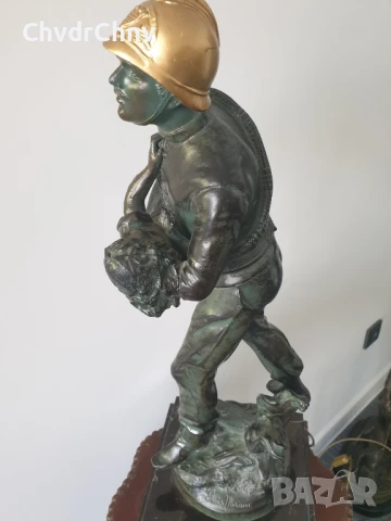 54см-14кг Moreau статуетка/стара френска бронзова скулптура/фигура на пожарникар с момиченце, снимка 4 - Антикварни и старинни предмети - 51320744