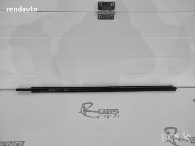 Предна дясна водобранна лайсна за Toyota Corolla Verso 2001-200