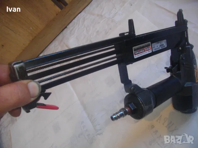 Немски Профи Пневматичен Дърводелски ТАКЕР за скоби 9-40мм REVOTOOL K9040F K90 Голям Масивен Отличен, снимка 18 - Други инструменти - 47518770