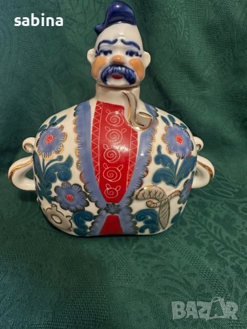 Рядка неизползвана нова порцеланова бутилка/гарафа „Казак с лула“, производство на Коростен, СССР, снимка 3 - Колекции - 52973528