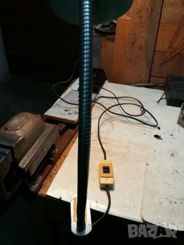 Настолна лампа с гъвкаво рамо, снимка 5 - Настолни лампи - 34361479