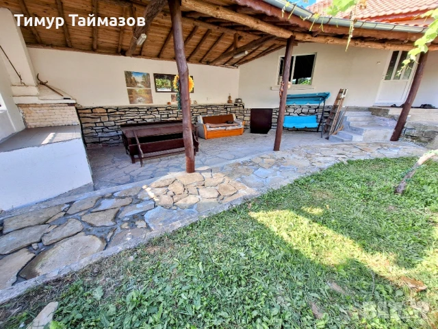 Голяма къща голям сайвант 1 имот 2 парцела тихо малко село , снимка 11 - Къщи - 50295485