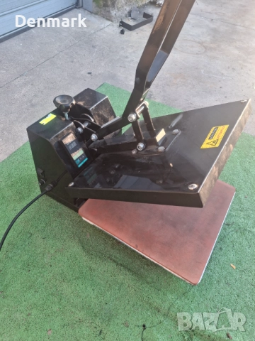 Термотрансферна Преса за тениски 37x37cm, снимка 2 - Друго търговско оборудване - 52793825