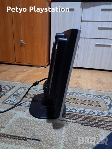 монитор hp напълно здрав просто не го ползвам вече, снимка 3 - Работни компютри - 53459166