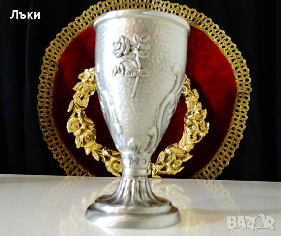 Калаен бокал,чаша за вино,роза,орнаменти Art Deco. 