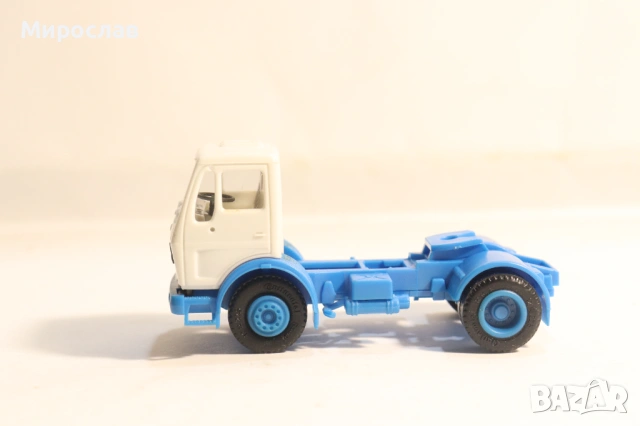 HERPA H0 1/87 MERCEDES BENZ TIR ВЛЕКАЧ КАМИОН МОДЕЛ