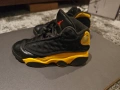Детски баскетболни маратонки Jordan 13 Retro черно и жълто оригинални, снимка 1