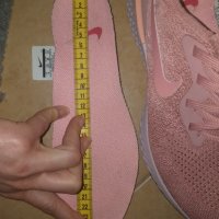 Дамски маратонки Nike Epic React Flyknit 2, 38.5 номер, 24.5 см стелка , снимка 6 - Маратонки - 42309910