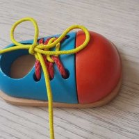 Дървена обувка с връзки за завързване, снимка 3 - Образователни игри - 41911082