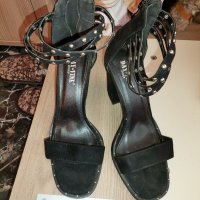 Елегантни обувки на ток, снимка 2 - Дамски обувки на ток - 35798607