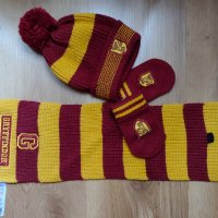 Harry Potter - комплект шапка, шал и ръкавици на марката Marks & Spencer, снимка 2 - Комплекти за бебе - 42671870