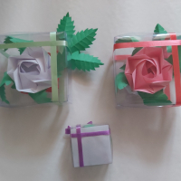 Оригами рози в кутиики, снимка 6 - Изкуствени цветя - 44693312